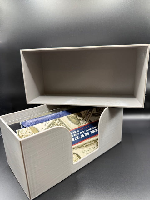 Currency holder that holder sleeves